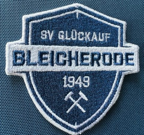 gesticktes Wappen mit gesticktem Rand zum aufbügeln